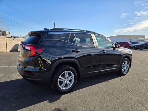 Used 2023 GMC Terrain SLE w/ Driver Convenience Package image 6