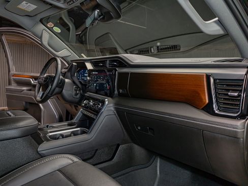 Used 2025 GMC Sierra 3500 Denali w/ Denali Reserve Package image 20