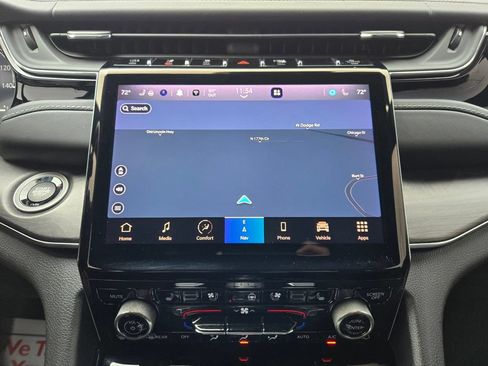 Used 2022 Jeep Grand Cherokee Overland AWD/4WD image 23