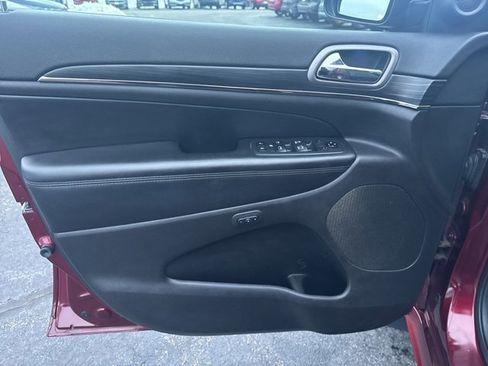 Used 2019 Jeep Grand Cherokee Limited X image 23