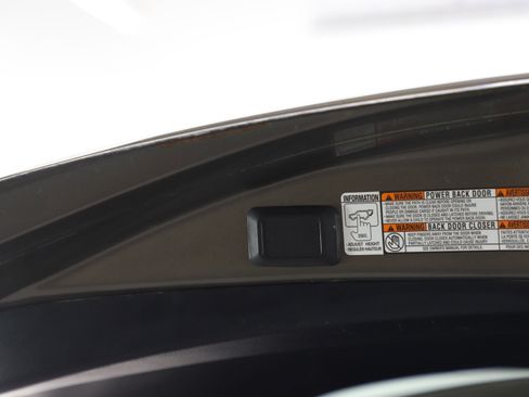 Used 2014 Toyota RAV4 Limited w/ Technology Package image 11