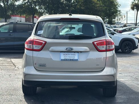 Used 2017 Ford C-MAX Energi SE w/ Equipment Group 402A FWD image 5
