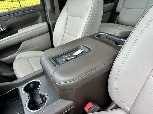 Used 2022 GMC Yukon SLT w/ SLT Premium Package RWD image 54