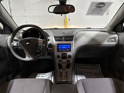 Used 2010 Chevrolet Malibu LS image 10