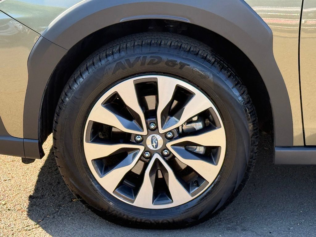 Certified 2025 Subaru Outback Touring XT AWD/4WD image 12