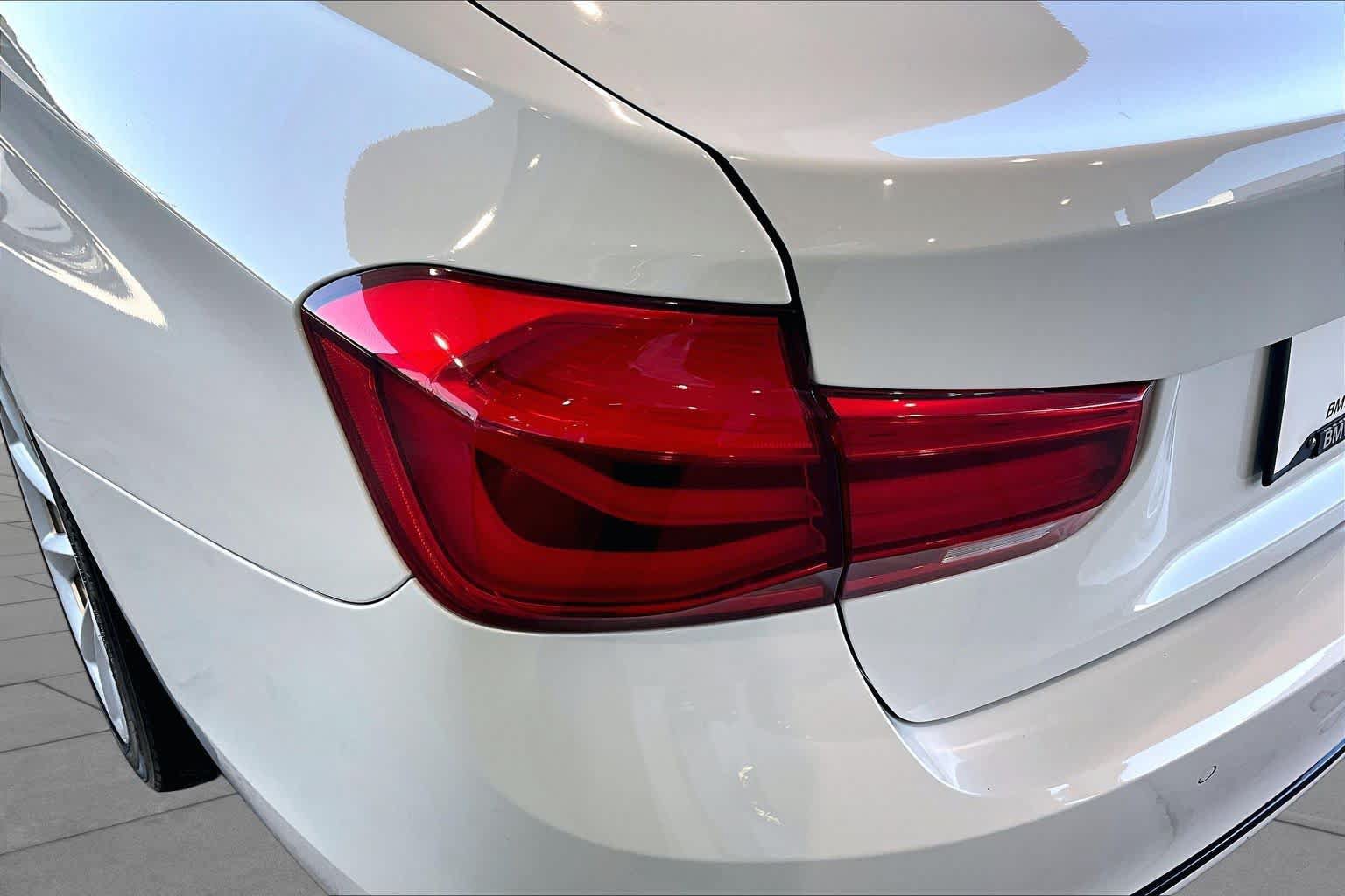 Used 2017 BMW 330e RWD image 27