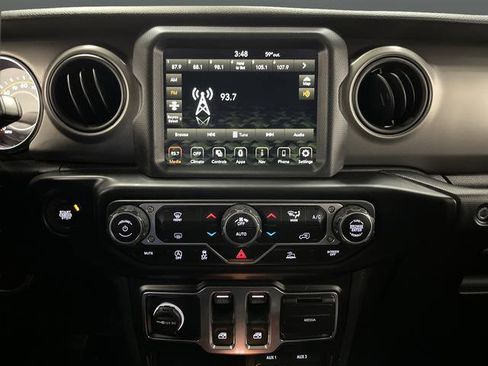 Used 2021 Jeep Wrangler Willys image 7