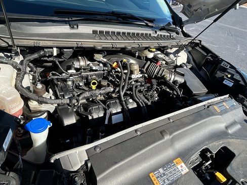 Used 2019 Ford Edge SE image 11