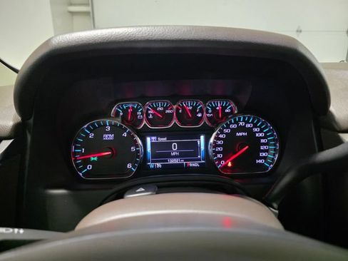 Used 2018 Chevrolet Suburban LT w/ LT Signature Package AWD/4WD image 18