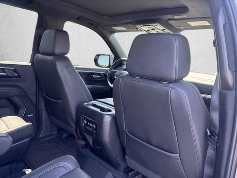 Used 2025 Chevrolet Tahoe Z71 w/ Comfort Package AWD/4WD image 22