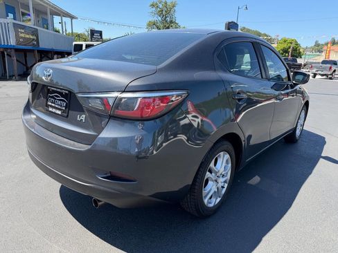 Used 2017 Toyota Yaris iA FWD image 20