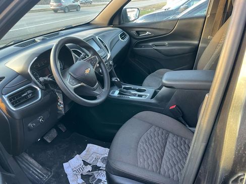 Used 2018 Chevrolet Equinox LT image 3
