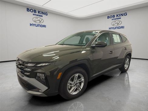 Certified 2026 Hyundai Tucson SE FWD image 1