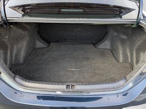 Used 2019 Toyota Corolla SE w/ Carpet Mat Package (TMS) image 6