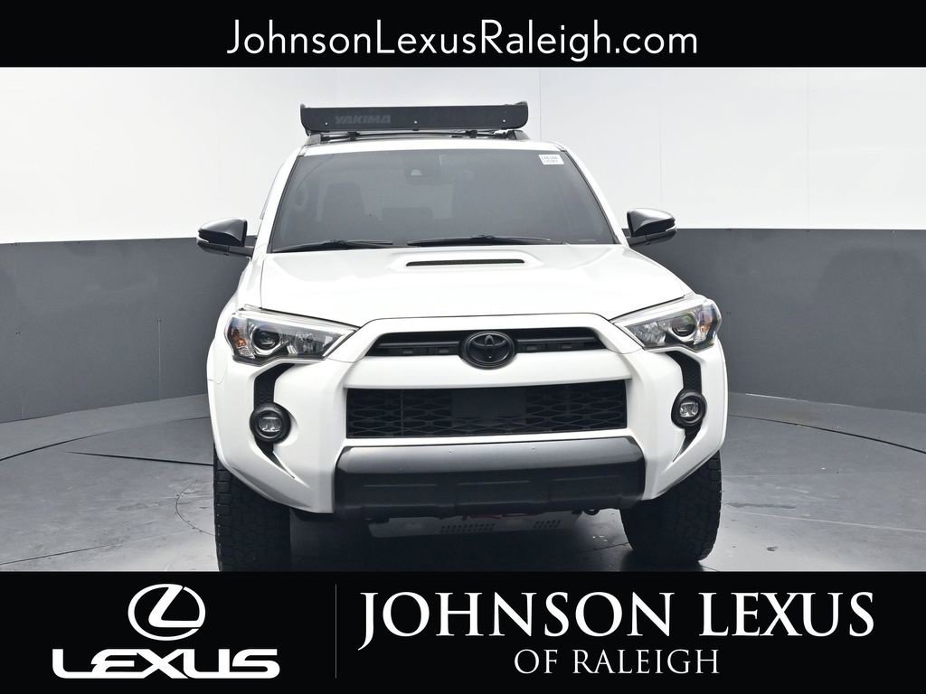 Used 2021 Toyota 4Runner Venture w/ Moonroof Package AWD/4WD image 4