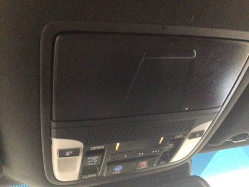 Used 2018 Acura RLX w/ Technology Package FWD image 9