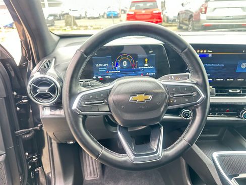 Used 2025 Chevrolet Equinox LT image 28