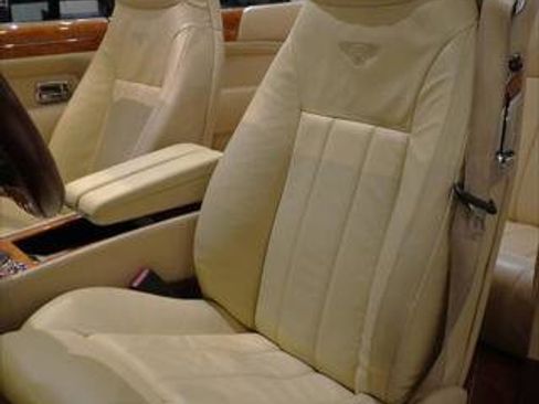 Used 2008 Bentley Azure image 26