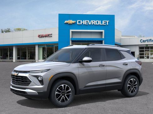 New 2026 Chevrolet TrailBlazer LT FWD image 2