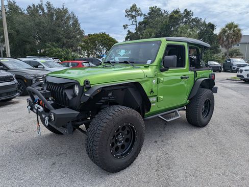 Used 2018 Jeep Wrangler Sport AWD/4WD image 7