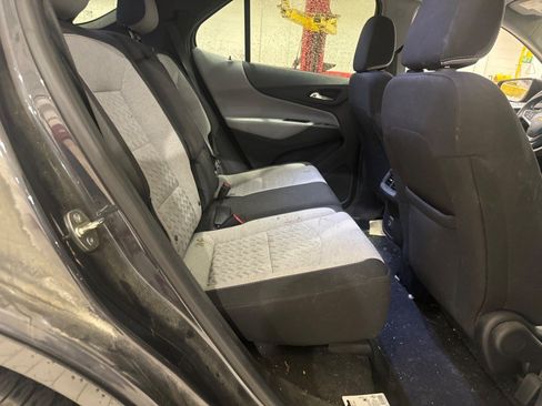 Used 2022 Chevrolet Equinox LS w/ LS Convenience Package FWD image 6