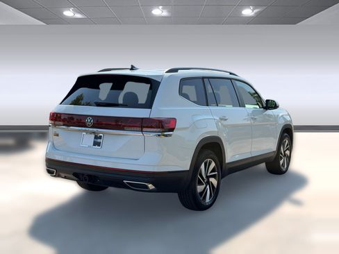 Used 2025 Volkswagen Atlas SE FWD image 9