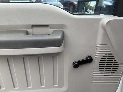 Used 2009 Ford F350 4x4 SuperCab Super Duty image 10