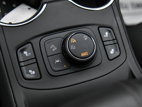 Used 2024 GMC Terrain SLT image 27