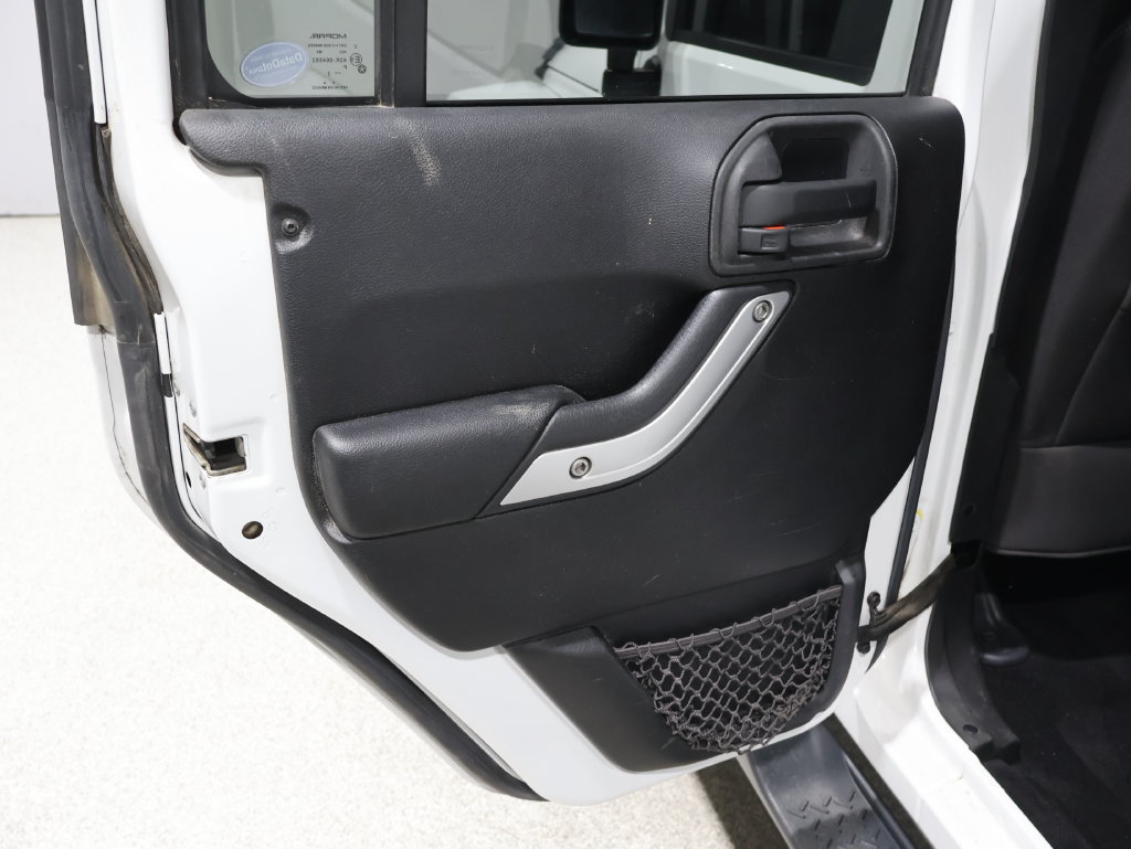 Used 2013 Jeep Wrangler Unlimited Sahara w/ Dual Top Group AWD/4WD image 16