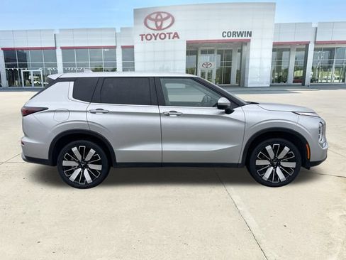 Used 2025 Mitsubishi Outlander SE AWD/4WD image 7