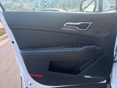 New 2026 Kia Sportage SX AWD/4WD image 9