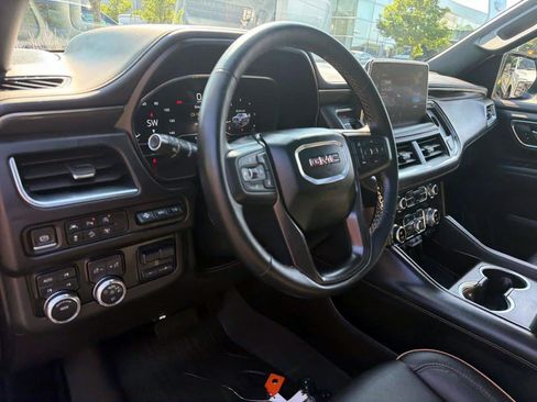 Used 2024 GMC Yukon AT4 w/ Technology Package AWD/4WD image 11