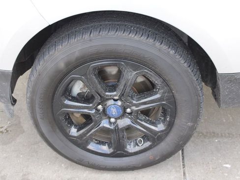 Used 2018 Ford EcoSport SE w/ SE Convenience Package image 12