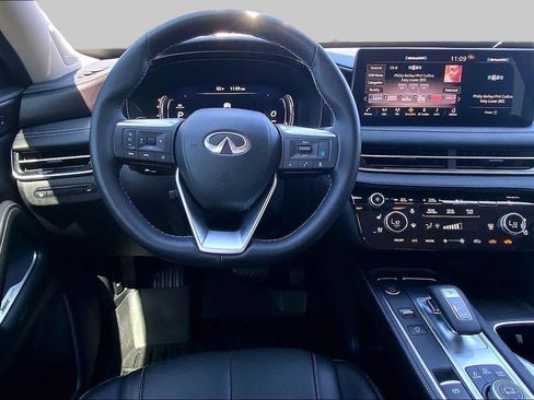 Used 2023 INFINITI QX60 Sensory AWD/4WD image 6