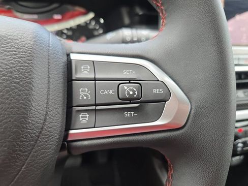 Used 2025 Jeep Compass Trailhawk AWD/4WD image 20