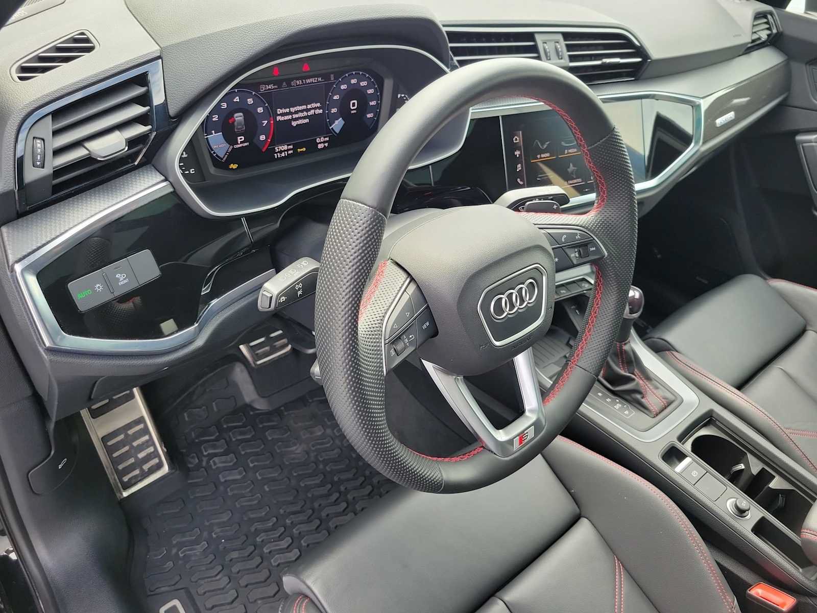 Certified 2025 Audi Q3 2.0T Premium Plus w/ Premium Plus Package AWD/4WD image 2