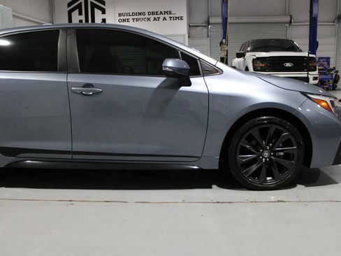 Used 2024 Toyota Corolla SE FWD image 7