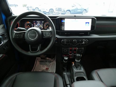 Used 2024 Jeep Wrangler Unlimited Rubicon w/ Technology Group image 18