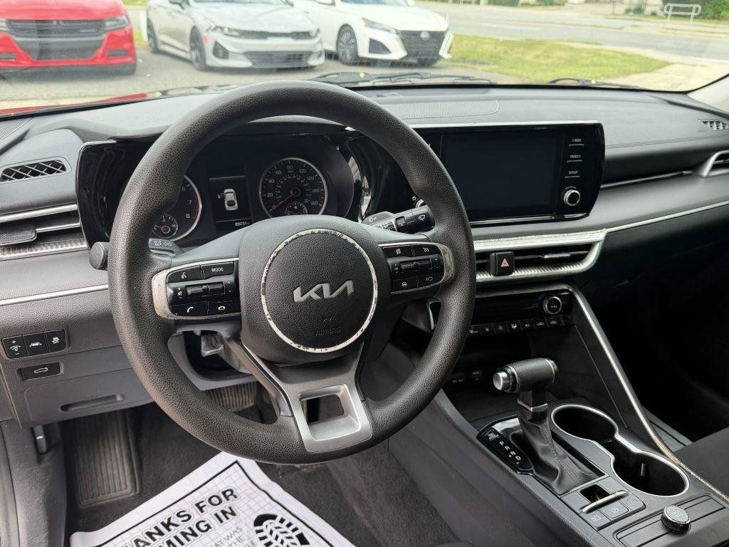 Used 2022 Kia K5 LXS FWD image 15