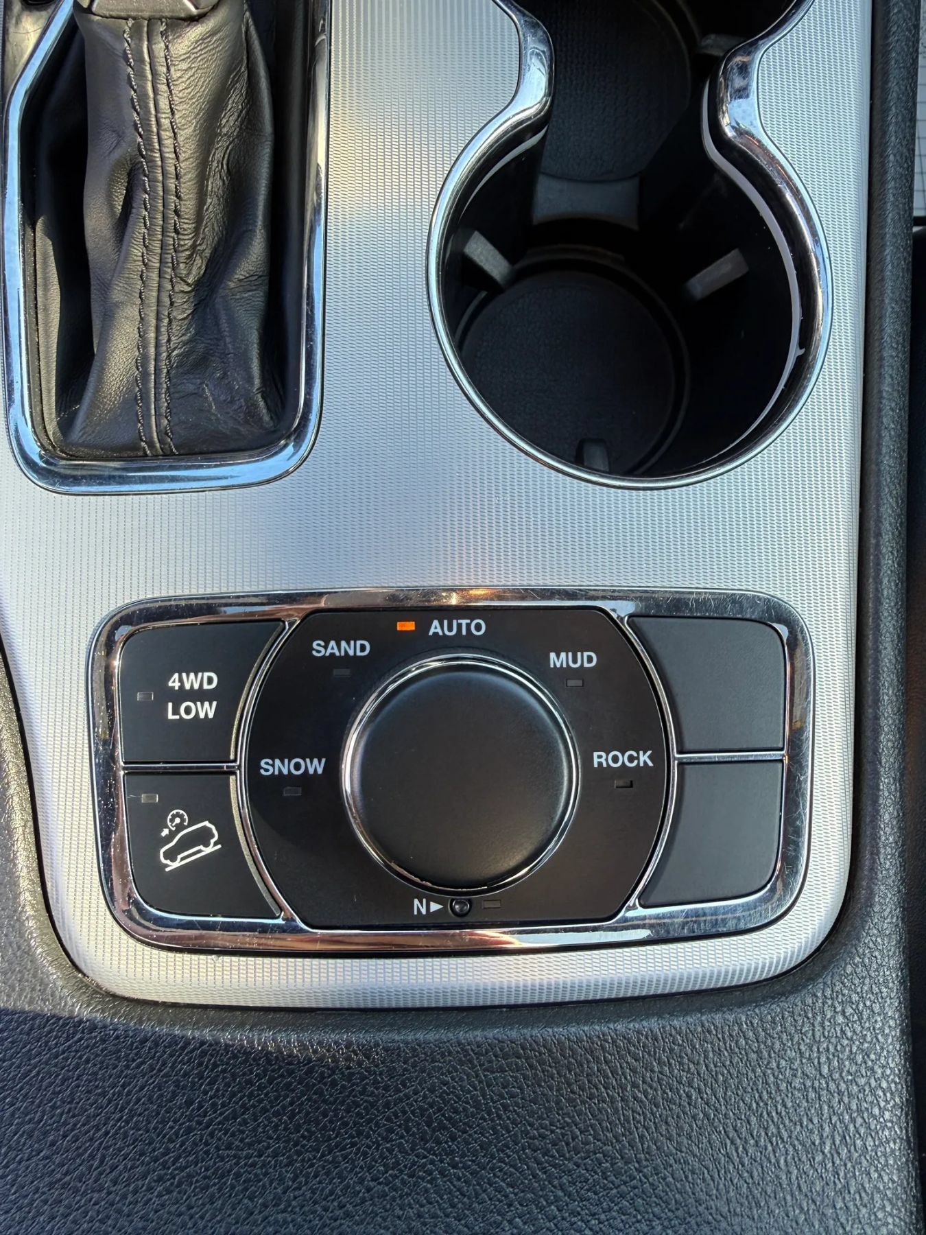 Used 2018 Jeep Grand Cherokee Limited AWD/4WD image 25