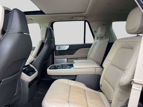 Used 2022 Lincoln Navigator Reserve AWD/4WD image 10