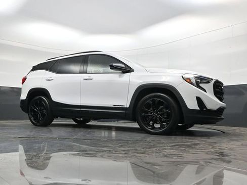 Used 2021 GMC Terrain SLE w/ Elevation Edition image 28