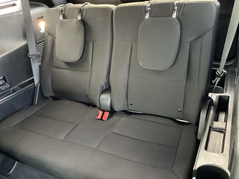 Used 2022 Ford Explorer XLT image 14