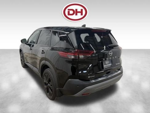 Used 2023 Nissan Rogue SV image 11
