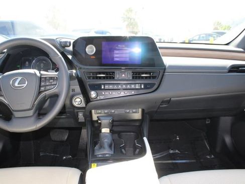 Used 2023 Lexus ES 300h w/ Premium Package FWD image 10