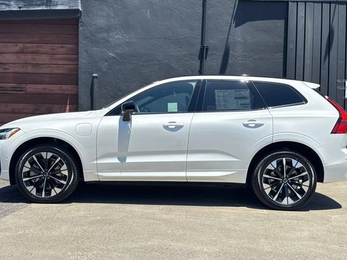 Used 2024 Volvo XC90 T8 Ultimate AWD/4WD image 6