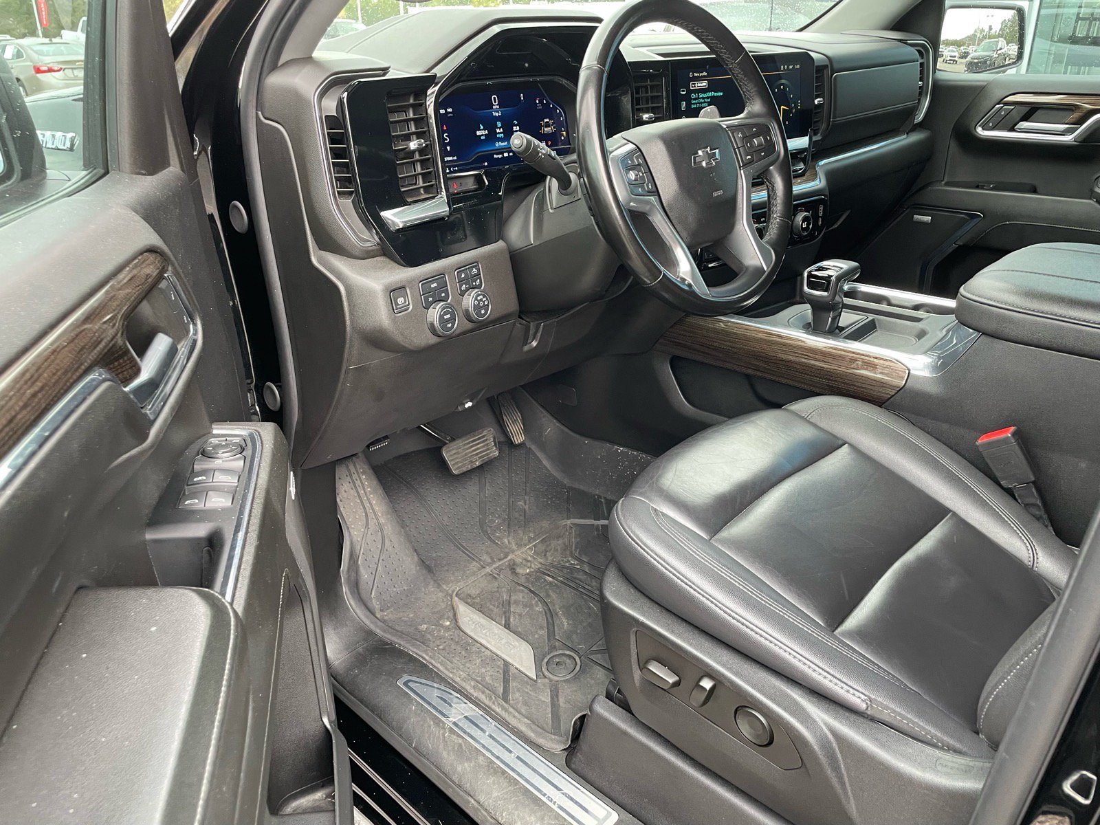 Used 2024 Chevrolet Silverado 1500 RST w/ RST All Star Premium Package AWD/4WD image 4