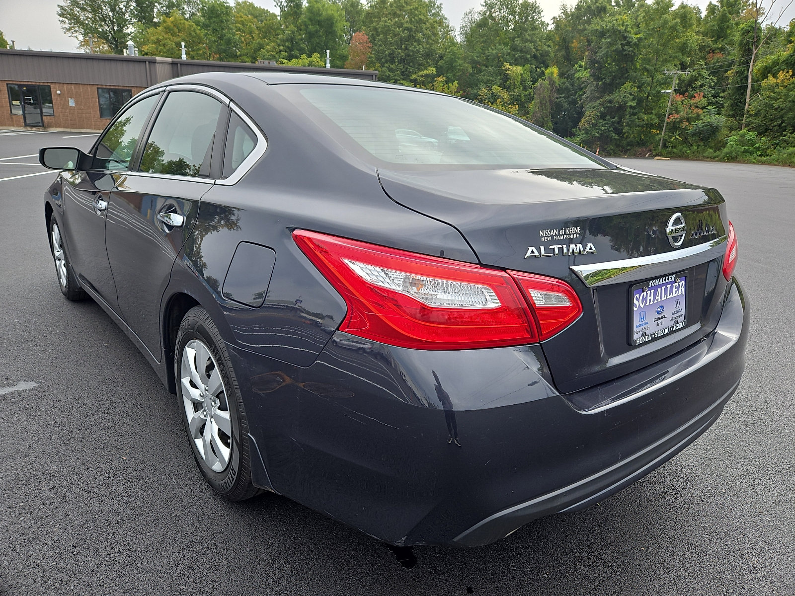 Used 2017 Nissan Altima 2.5 S w/ Power Driver Seat Package FWD image 4