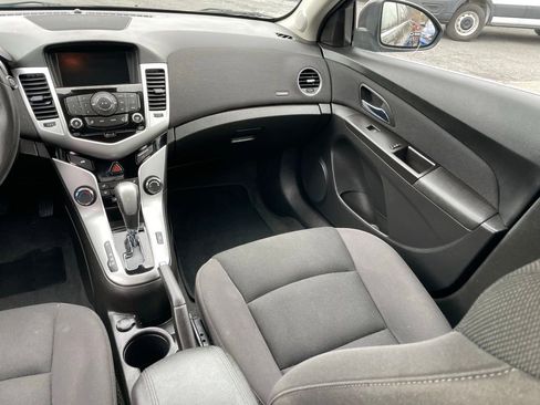 Used 2015 Chevrolet Cruze LT image 9