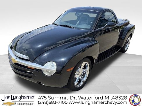 Used 2004 Chevrolet SSR RWD image 7